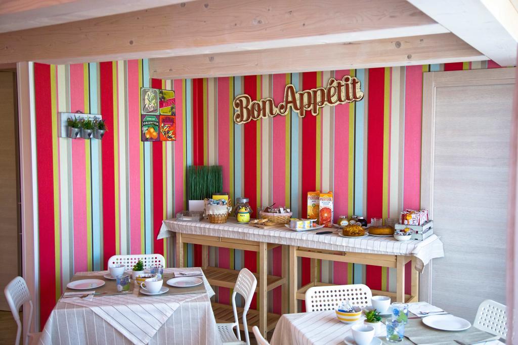 Green House Bed & Breakfast โลเรโต ภายนอก รูปภาพ