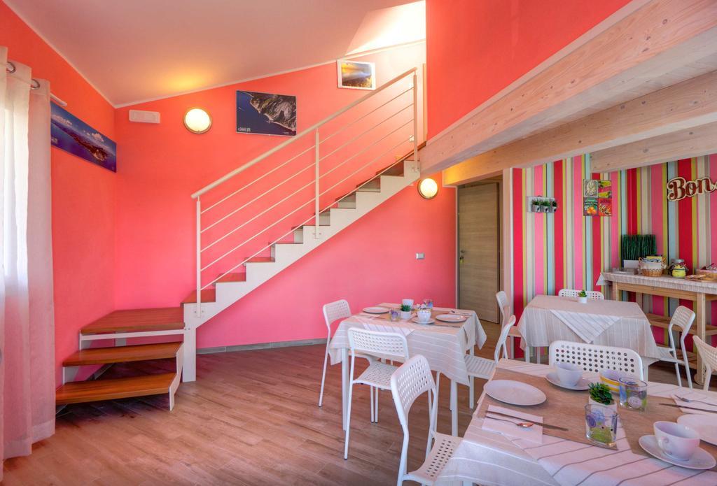 Green House Bed & Breakfast โลเรโต ภายนอก รูปภาพ